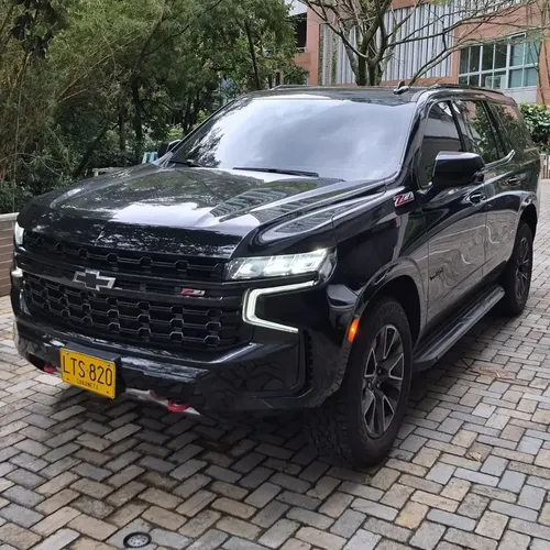 Chevrolet Tahoe Z71 2023 Negra. Llantas Nuevas