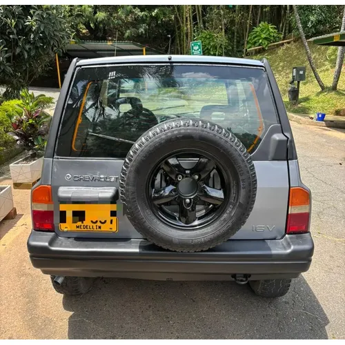 Chevrolet 2010 Gris Medellín