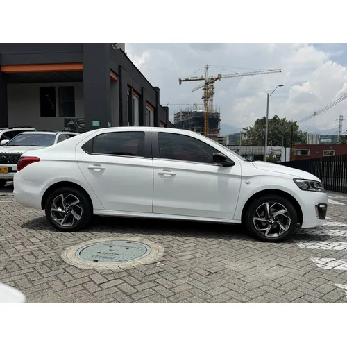 Citroën C-Elysée 1.6 Shine Aut