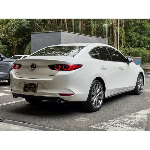 Mazda 3 2025 Blanco Medellín