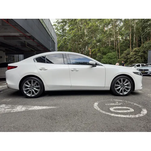 Mazda 3 2025 Blanco Medellín