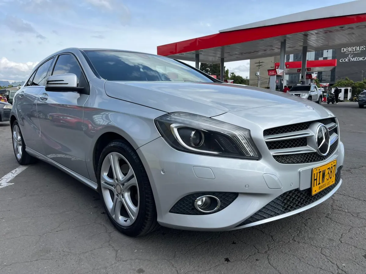 Mercedes-Benz A 200 2014 Plateado Cajicá