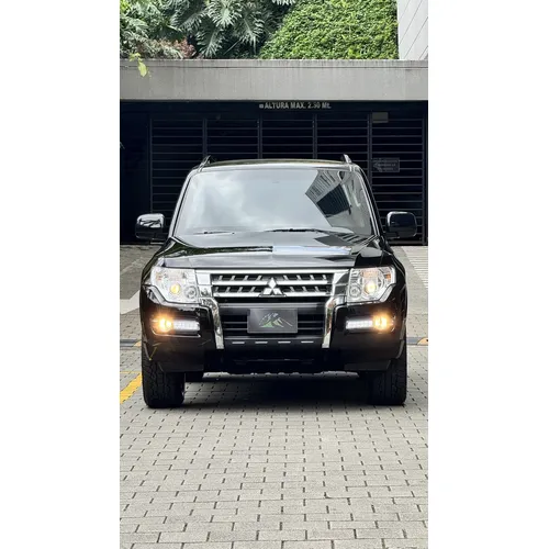 Mitsubishi Montero 3.5 Hard Top