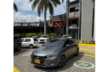 Nissan Versa Exclusive At 1600cc 6ab R17