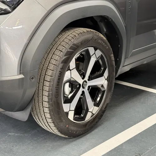 Renault Duster 2026 Gris Medellín