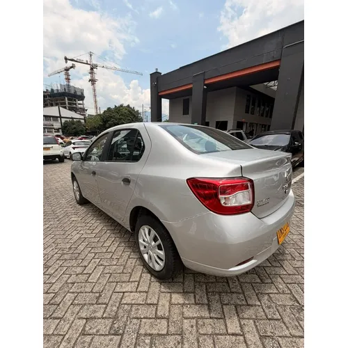 Renault Logan 1.6 Expression / Life +