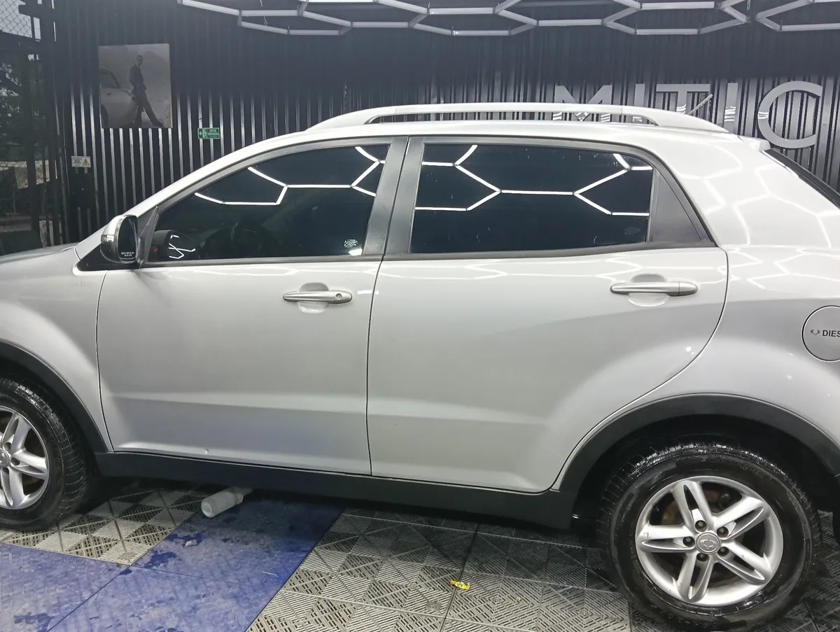 SsangYong Korando 2012 Gris Acacías