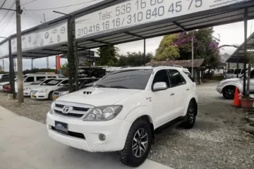 Toyota Fortuner 3.0 Sr5